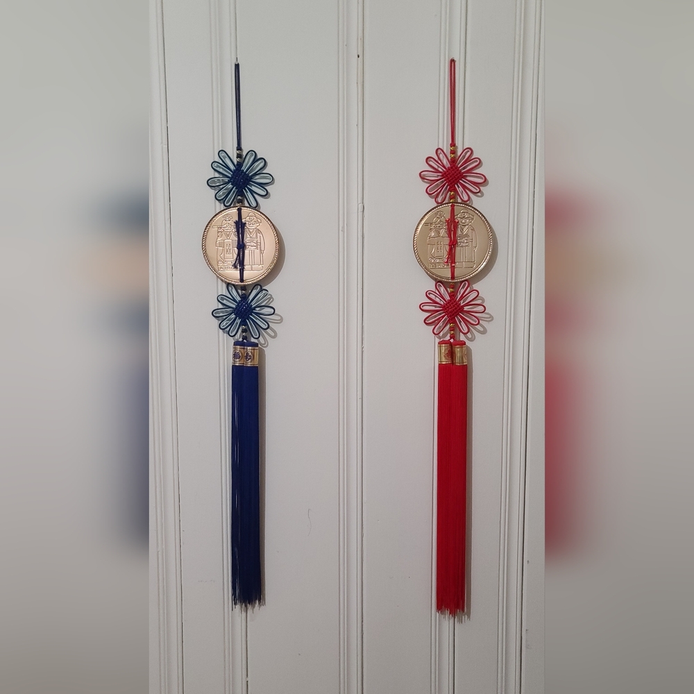 Japanese Style Decorative Medallion Tassels in Red and Blue - Picture 2 of 3